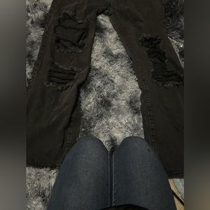 Black “S.O.N.G” Street jeans low rise